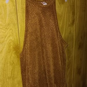 ZIG ZAG STRIPE WOMEN'S CUT OUT UPPER SIDES TOP. SIZE LARGE.
